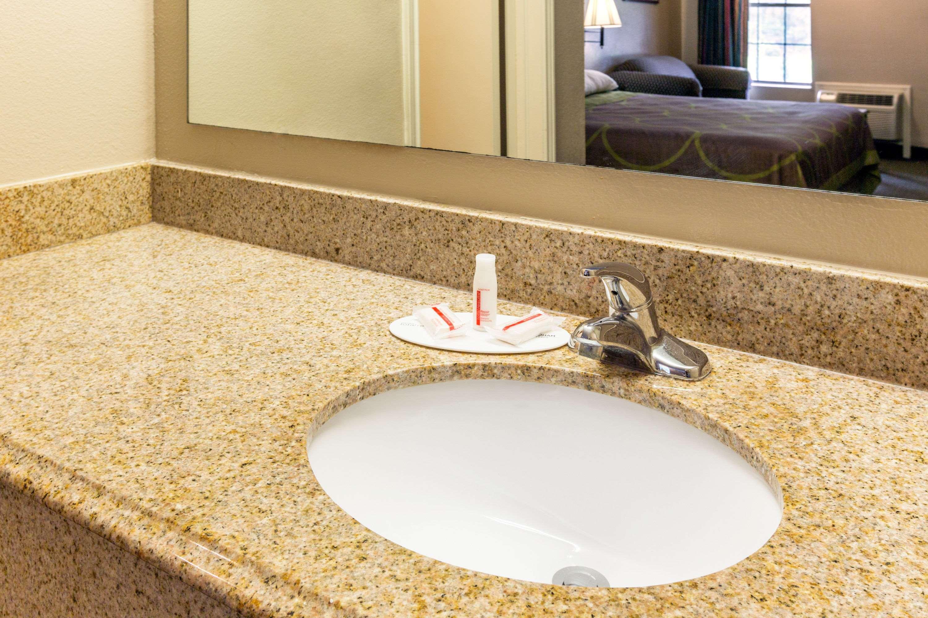 Super 8 By Wyndham Bossier City/Shreveport Area Екстериор снимка