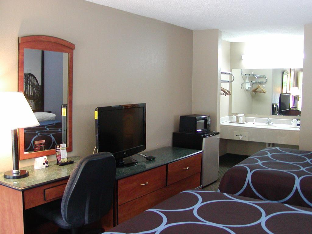 Super 8 By Wyndham Bossier City/Shreveport Area Екстериор снимка