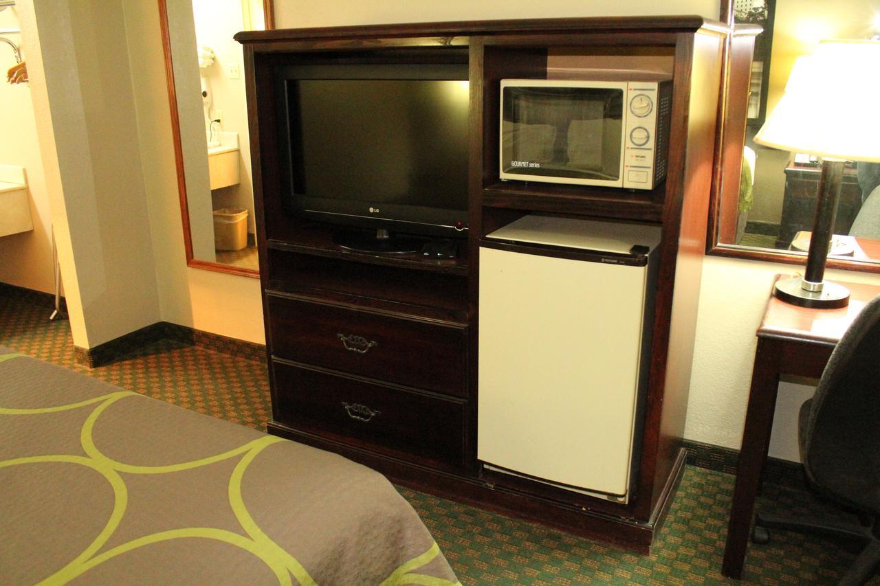 Super 8 By Wyndham Bossier City/Shreveport Area Екстериор снимка