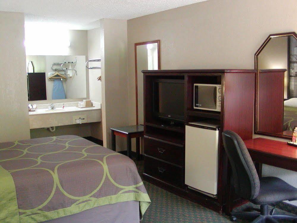 Super 8 By Wyndham Bossier City/Shreveport Area Екстериор снимка